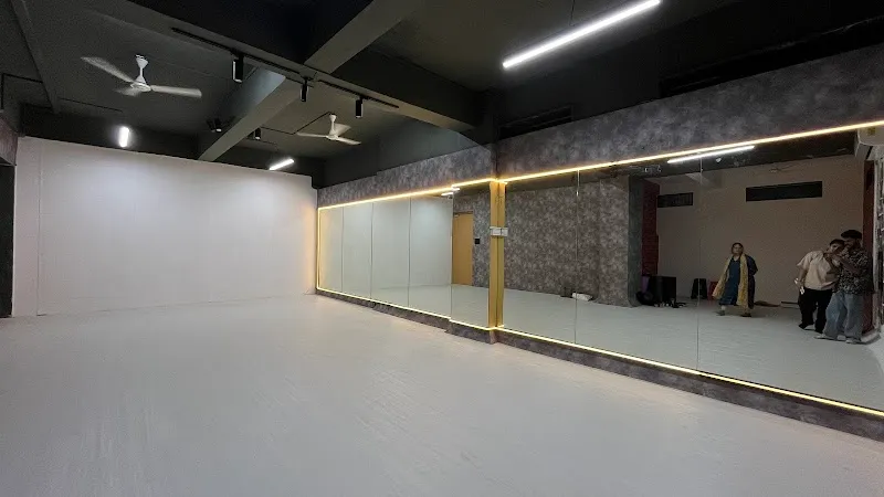 To Dance Studio