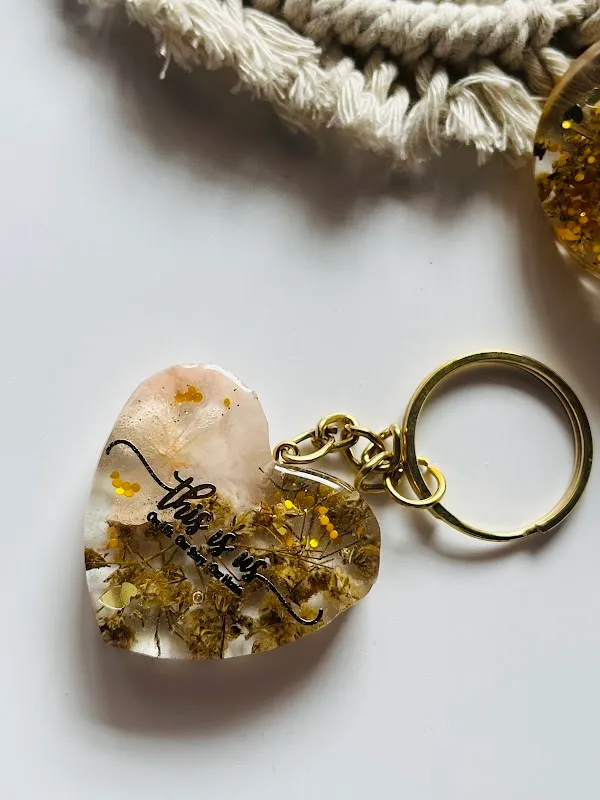 Urvi Mehta Aesthetics | Resin Artist