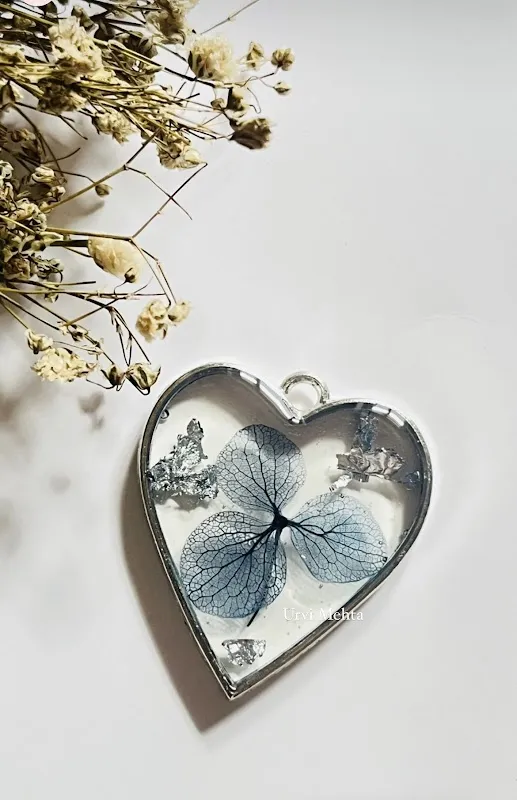 Urvi Mehta Aesthetics | Resin Artist