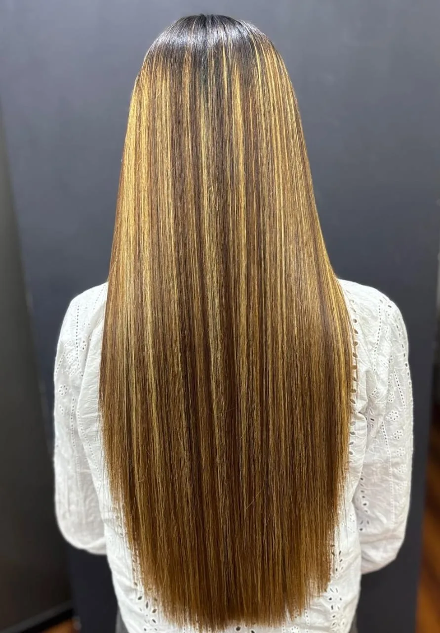 De Glow Unisex Salon