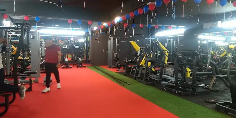 JR Gold's Fitness