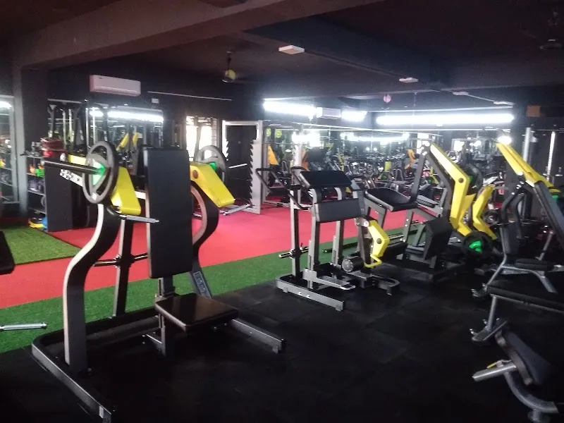 JR Gold's Fitness