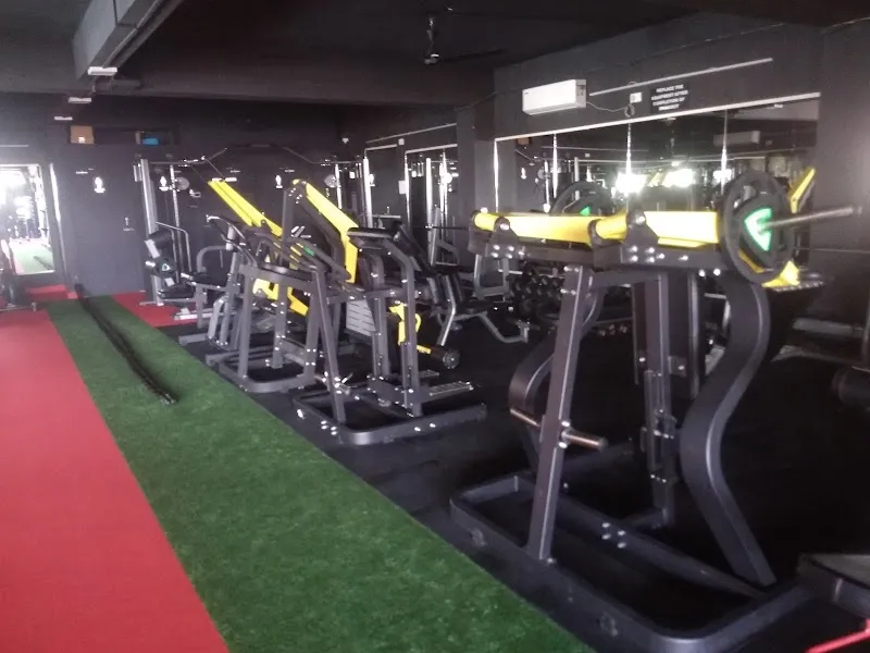 JR Gold's Fitness