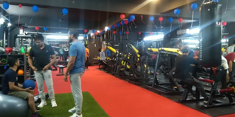 JR Gold's Fitness