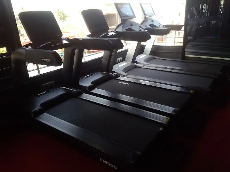JR Gold's Fitness