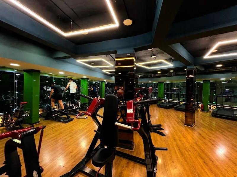 ICONIC FITNESS Koramangala 4th Block- Largest fitness chain in Bangalore | Best Rated | Unisex Fitness Centers | Gx Studio