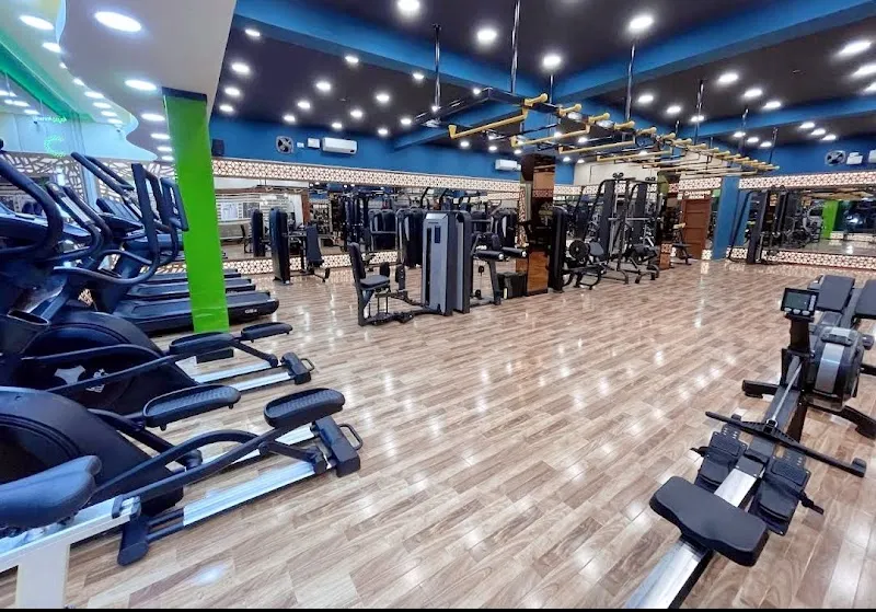 ICONIC FITNESS Koramangala 4th Block- Largest fitness chain in Bangalore | Best Rated | Unisex Fitness Centers | Gx Studio