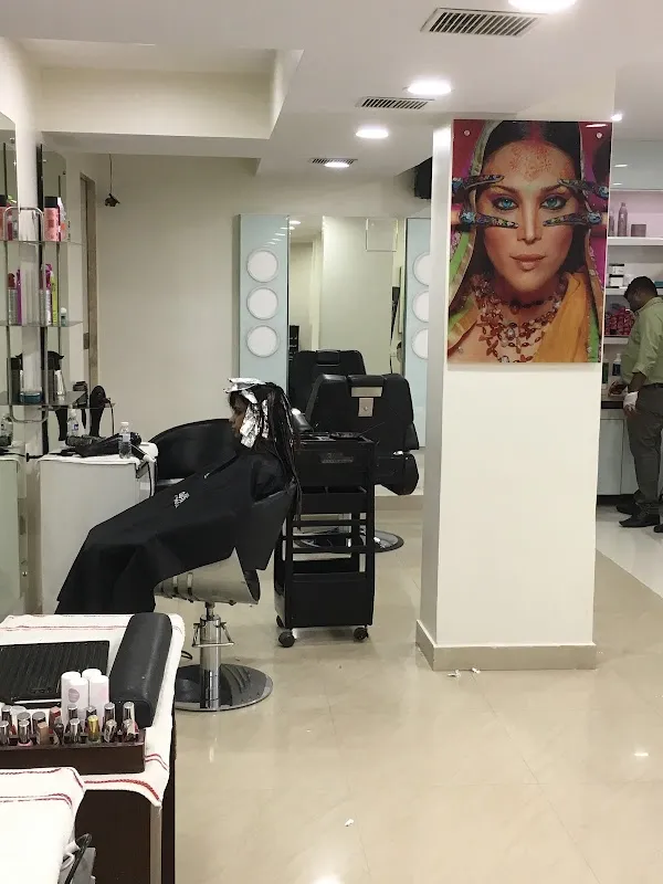 Manik's Salon