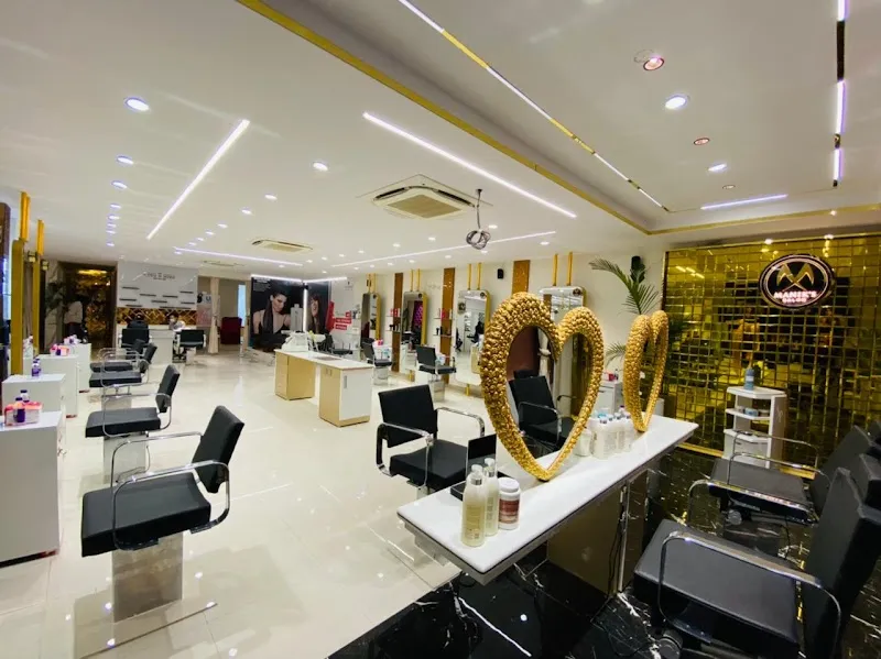 Manik's Salon