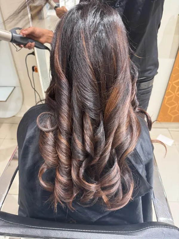 Manik's Salon