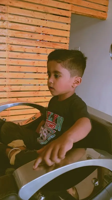 SHUBHZ The Perfect Men's Salon