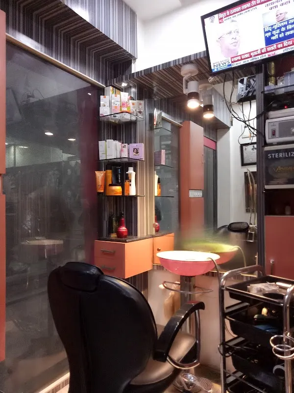 Max unisex salon & Makover