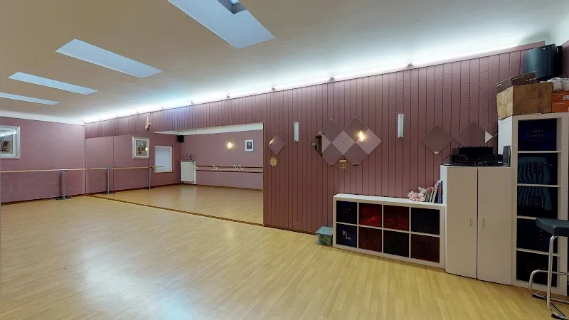 Dance School Mireille Roulling