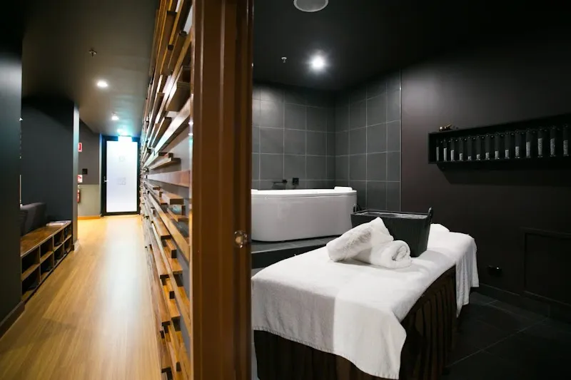 V Hotel Spa - Luxury Day Spa