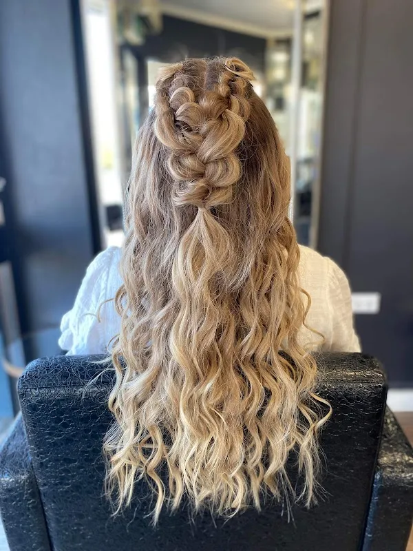 Icon Salons HB (Hair & Beauty)