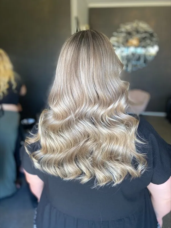 Icon Salons HB (Hair & Beauty)