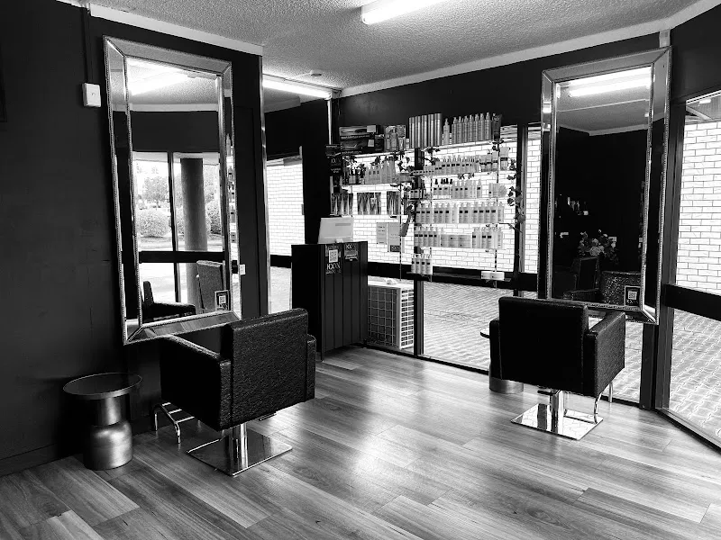 Icon Salons HB (Hair & Beauty)