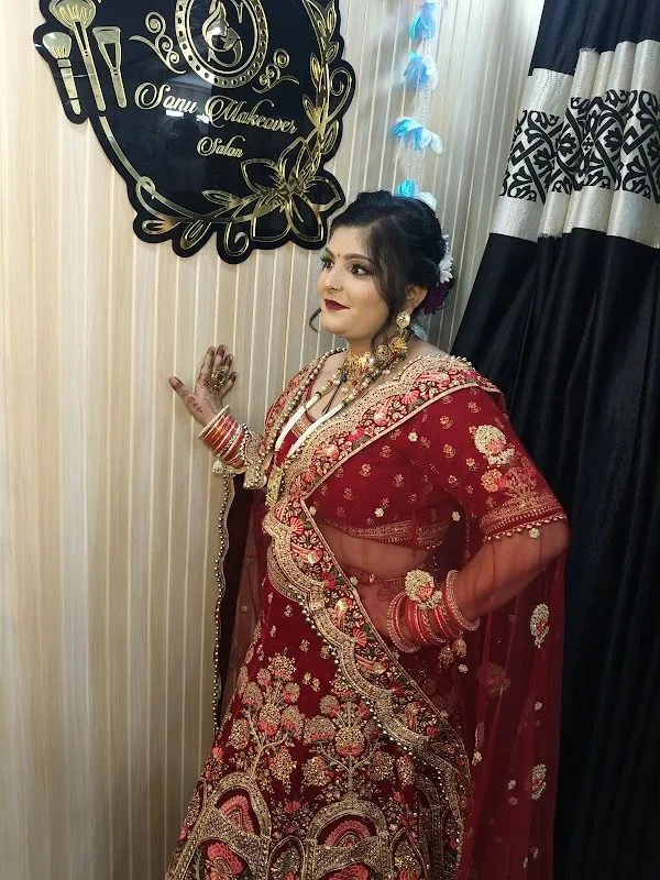 Sonu Makeovers salon