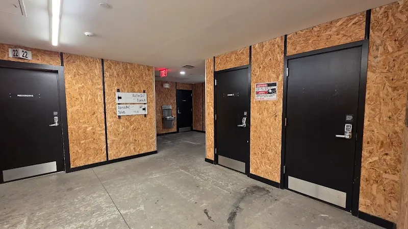 PIRATE.COM - Rehearsal & Recording Studios