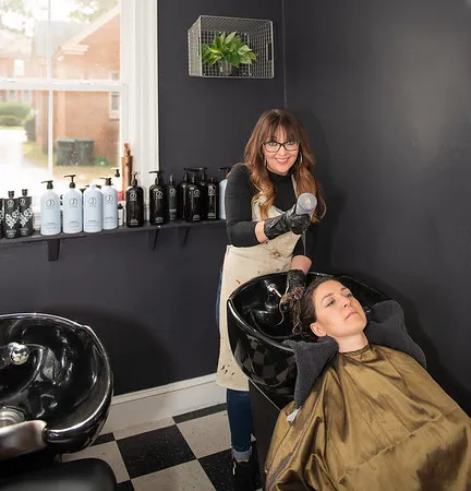 Salon Veritas