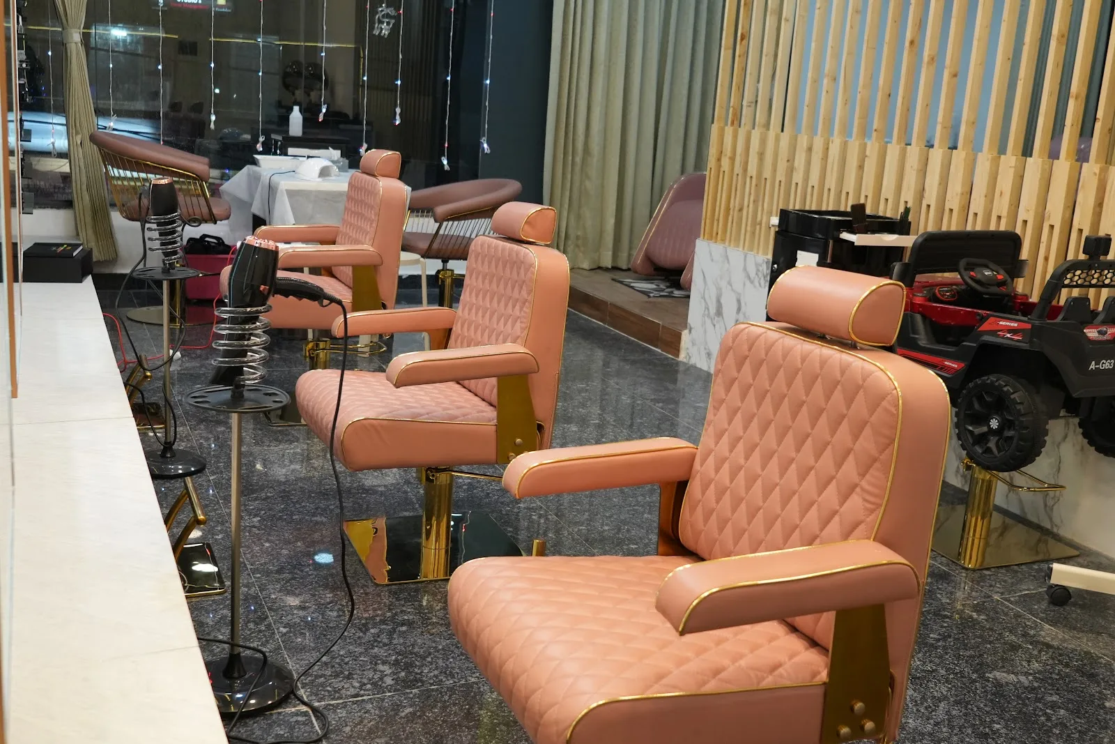 Kesha De Salon