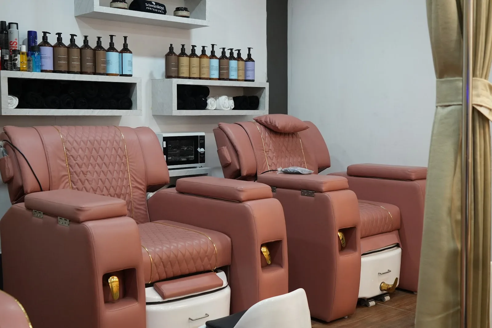 Kesha De Salon