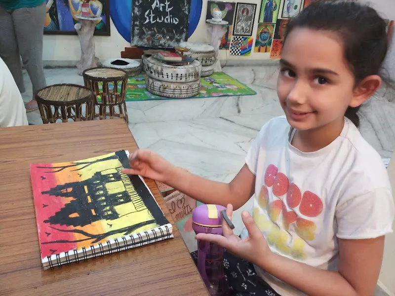 Fine Arts Studio by Dr. Rashmi Goel(Awarded as Best Arts School in Noida in 2019 and Best Arts School in Delhi-NCR in 2022)