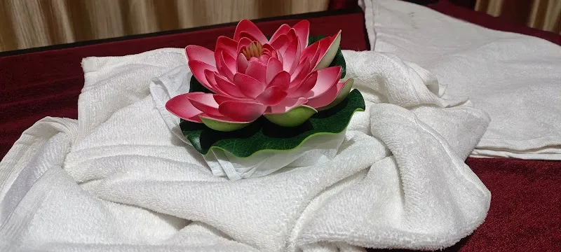 Poonam Unisex Spa & Salon