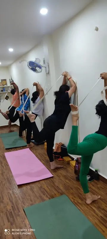 Yoga Astika