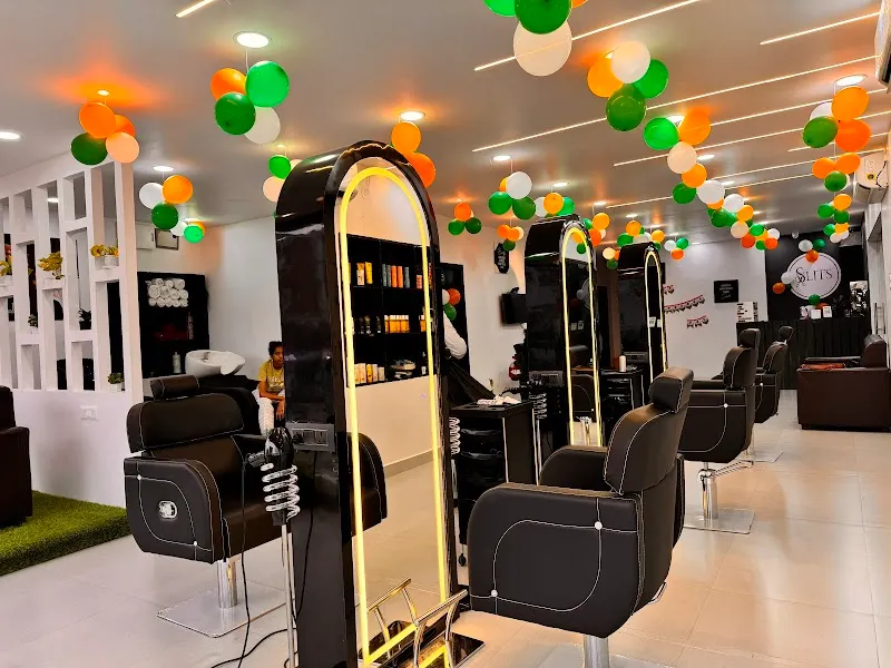 SLITS unisex salon