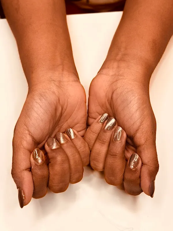 SLITS unisex salon
