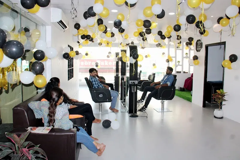 SLITS unisex salon