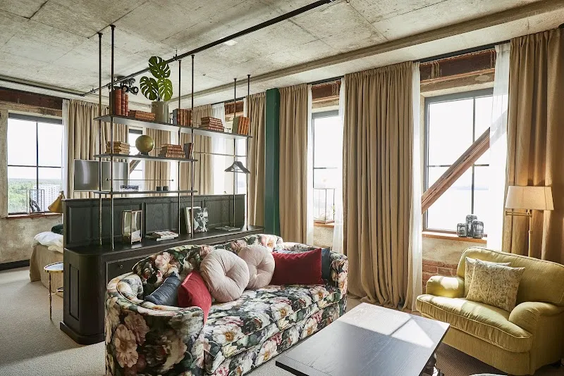 Steam Hotel