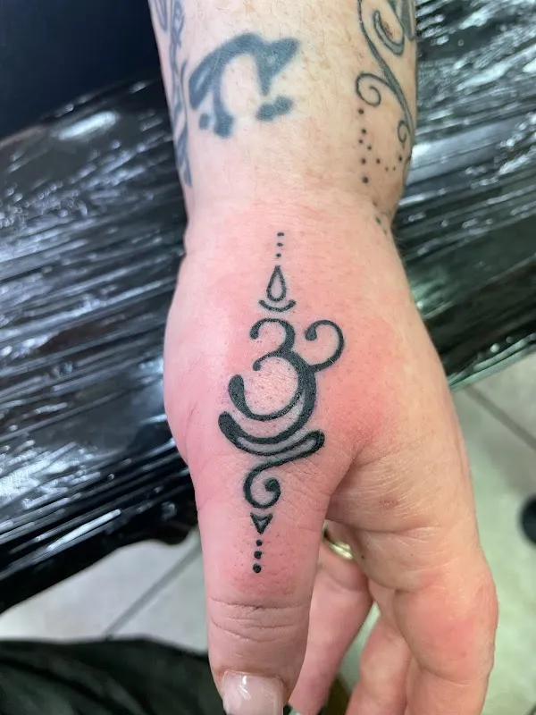 Flamin' Eight Tattoo Studio