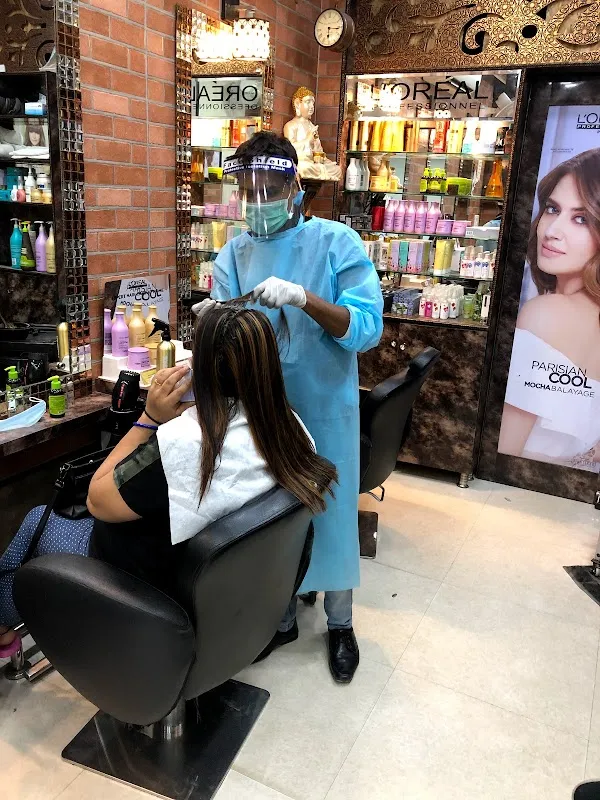 Beyond_thesalon
