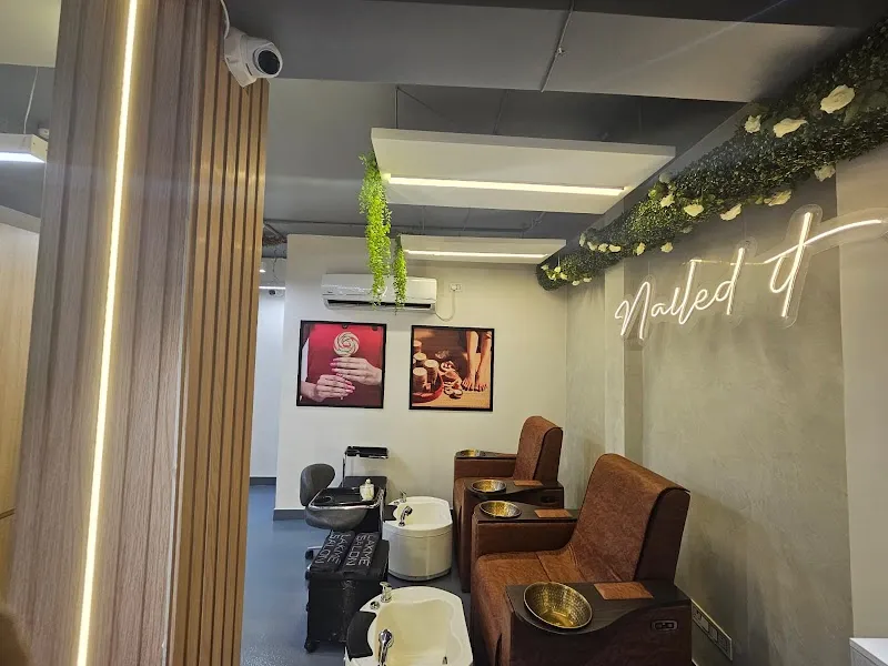 Lakme Salon For Him and Her in Rajajipuram, Lucknow