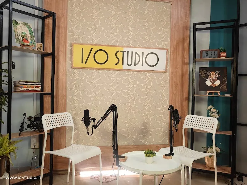 I O Studio