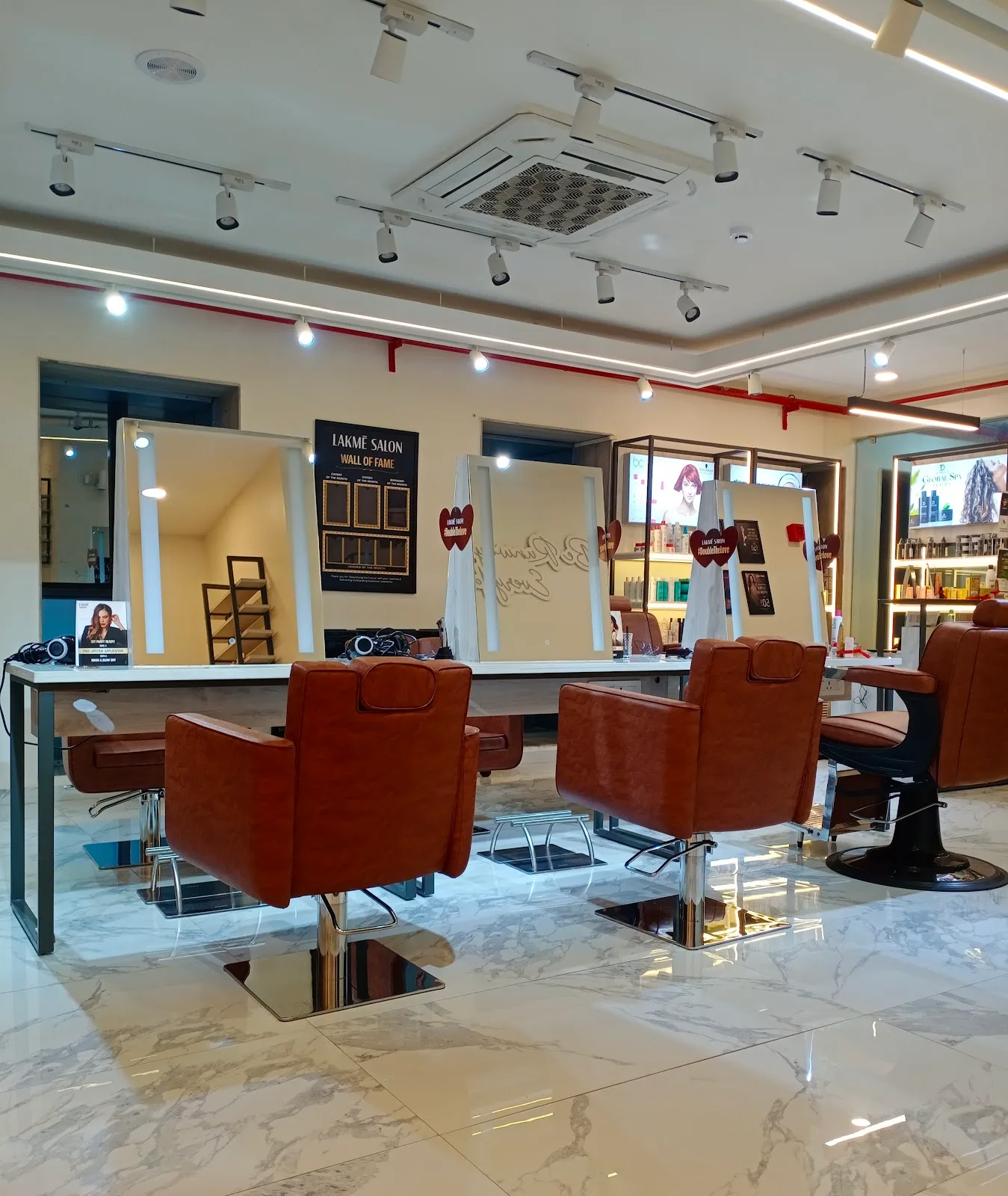 Lakme Salon For Him and Her in Harish MukherjeeRoad,Kolkata