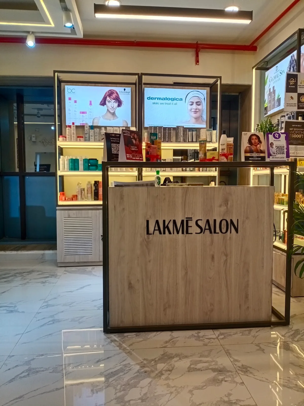 Lakme Salon For Him and Her in Harish MukherjeeRoad,Kolkata