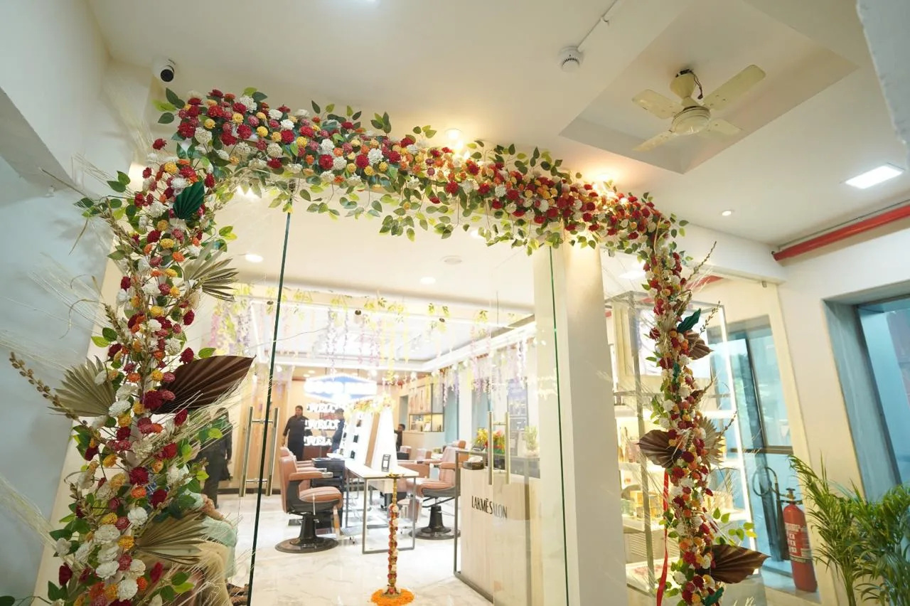 Lakme Salon For Him and Her in Harish MukherjeeRoad,Kolkata
