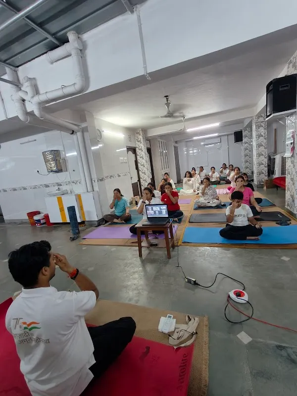 Yoga With Sandy - Yoga Instructor in Kakurgachi Kolkata | Yoga Classes | Kakurgachi