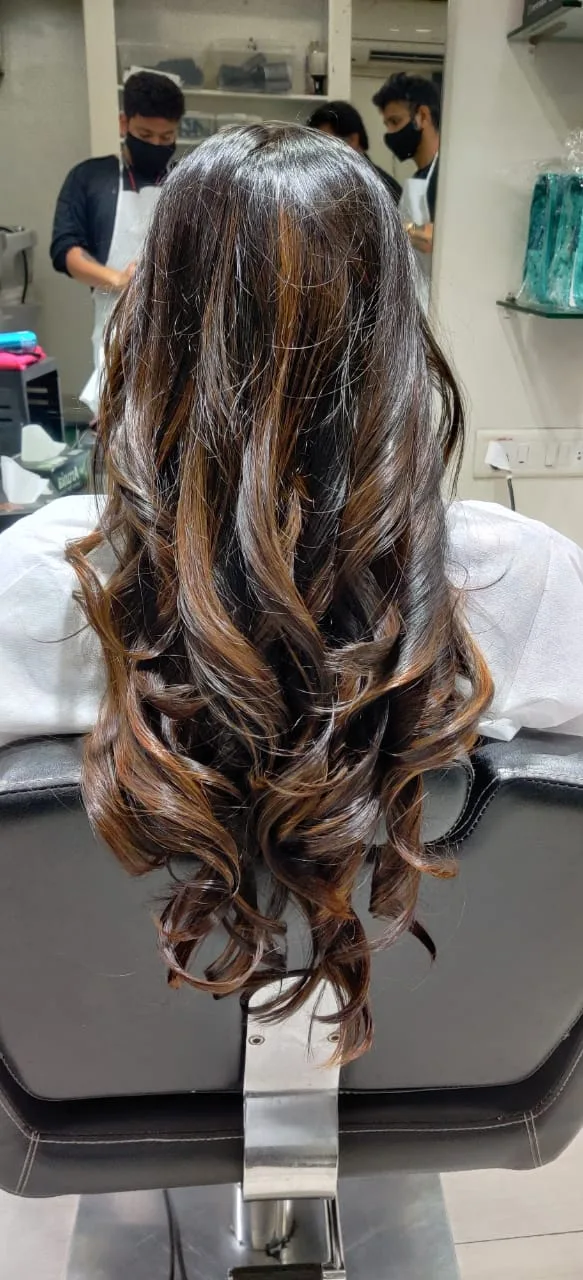 Lakme Salon For Him and Her in Prabhat Road,Pune
