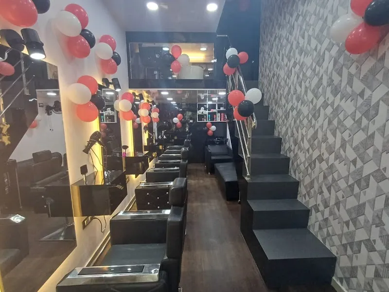 Royal family salon academy