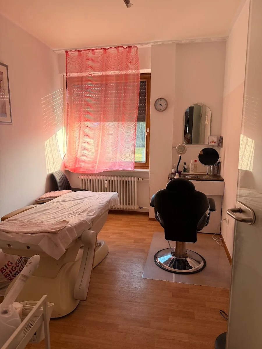Priya Bhargavi Parlour(sai beauty services )