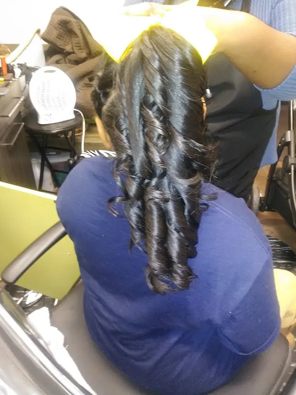 Double Diamond Hair Salon