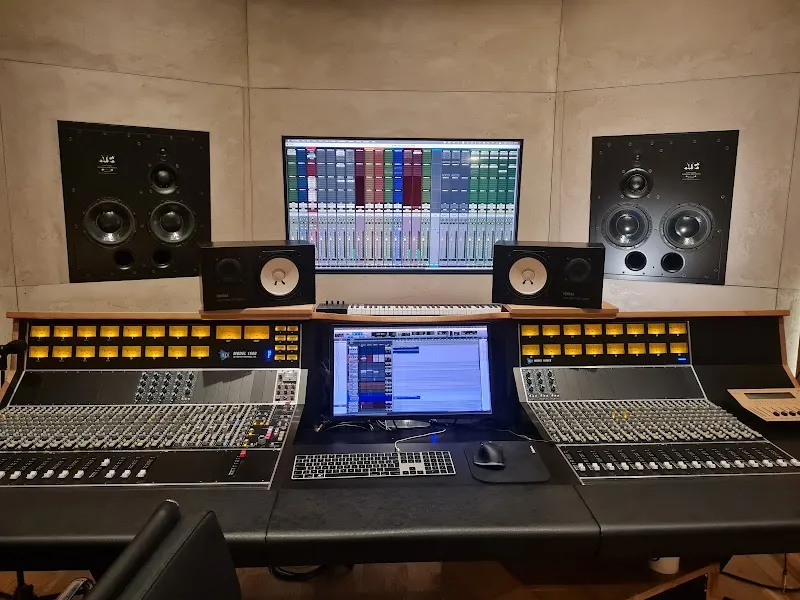 SODASOUND | Studio d'enregistrement, de mixage et de mastering. Audit Dolby Atmos | Agence sonore
