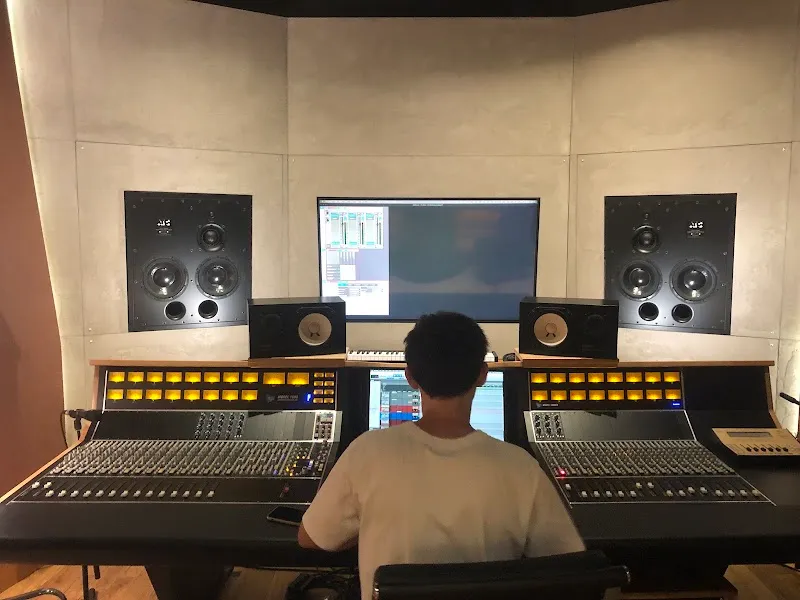 SODASOUND | Studio d'enregistrement, de mixage et de mastering. Audit Dolby Atmos | Agence sonore