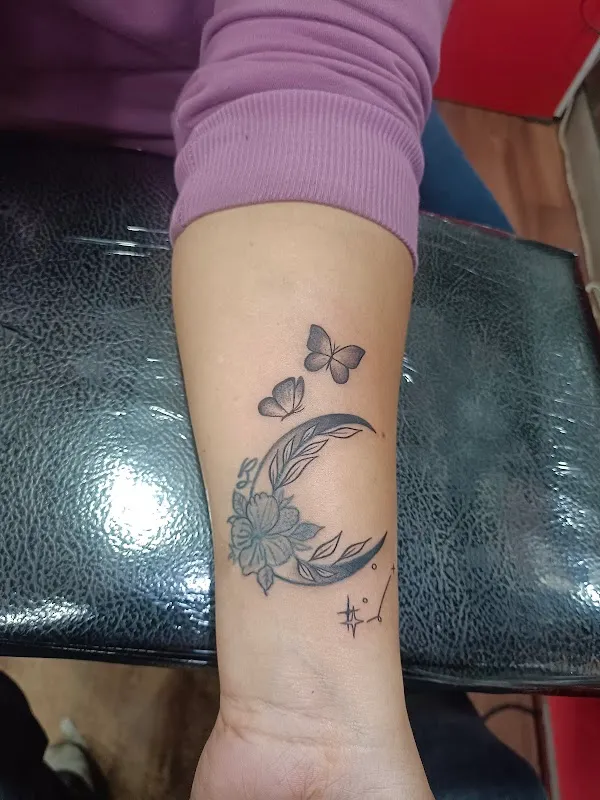 Dwarka Tattoo & Piercing Studio