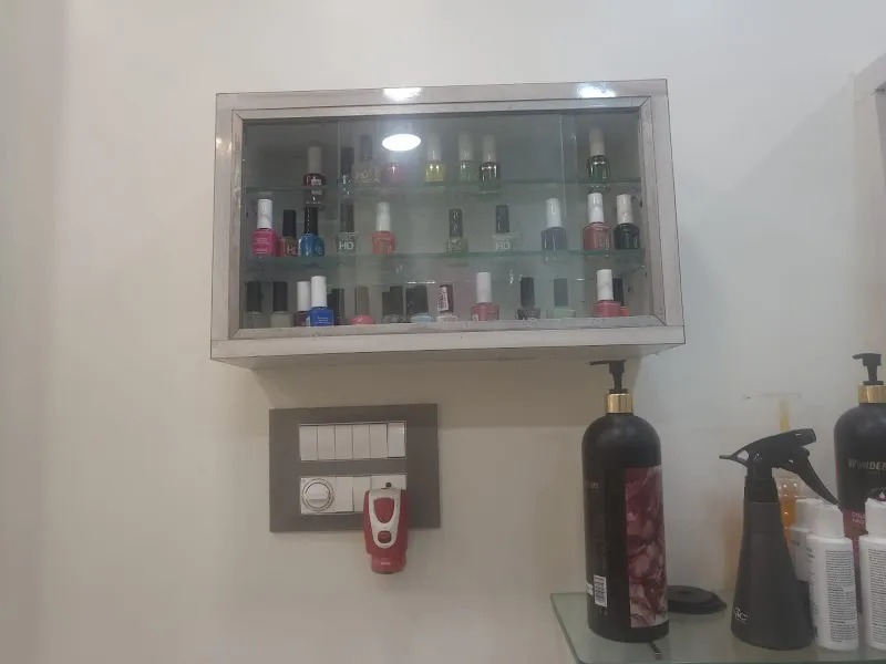 Mesmerize Beauty Salon And Academy (Ladies Salon)
