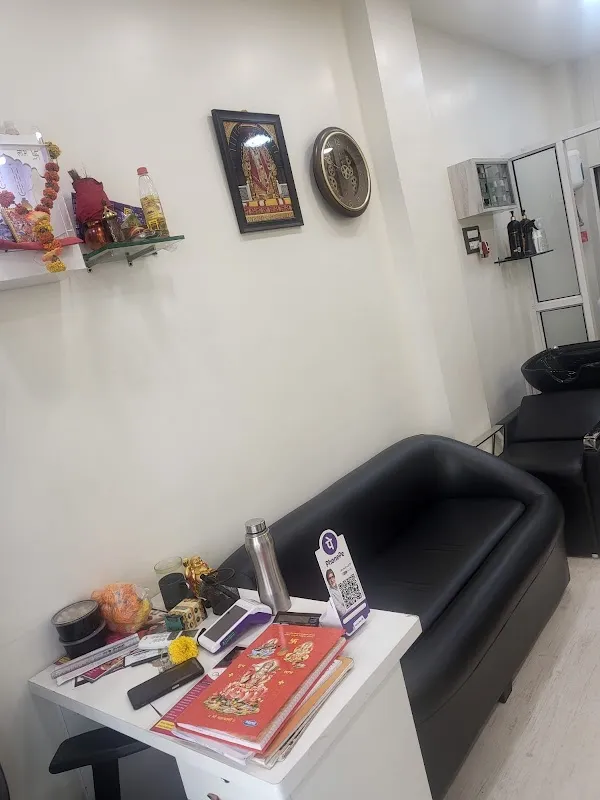 Mesmerize Beauty Salon And Academy (Ladies Salon)